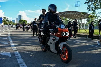 Runner Photo 1670527