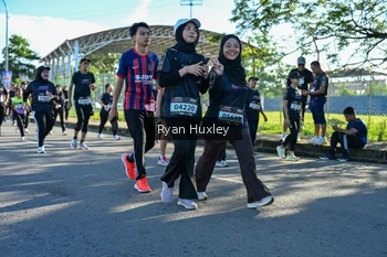 Runner Photo 1670684