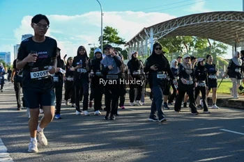 Runner Photo 1670740