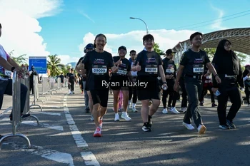Runner Photo 1671003