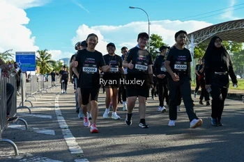Runner Photo 1671005