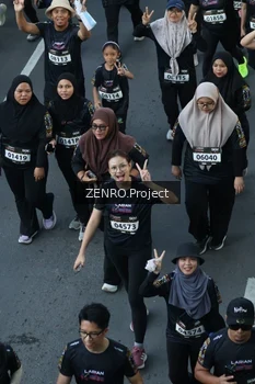 Runner Photo 1671009