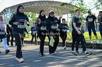 Runner Photo 1671111