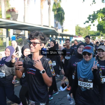 Runner Photo 1671415