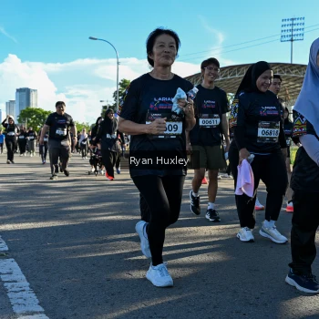 Runner Photo 1671543