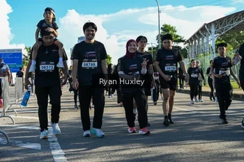 Runner Photo 1671671