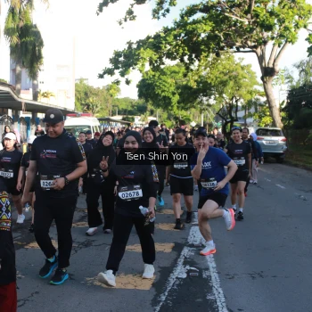 Runner Photo 1671792