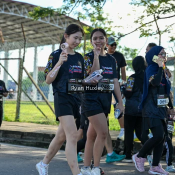 Runner Photo 1672112