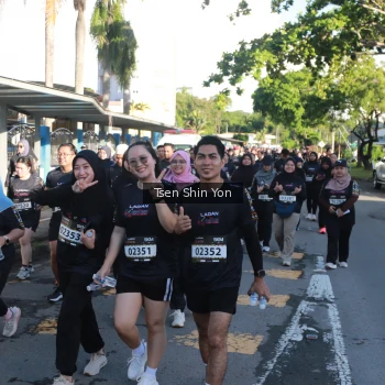 Runner Photo 1672324