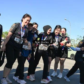 Runner Photo 1672396