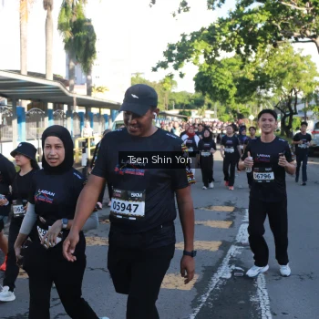 Runner Photo 1672497
