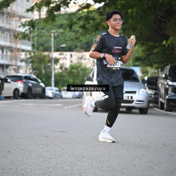 Runner Photo 1672575