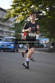 Runner Photo 1672592