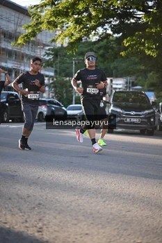 Runner Photo 1672651
