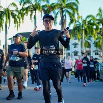 Runner Photo 1672666