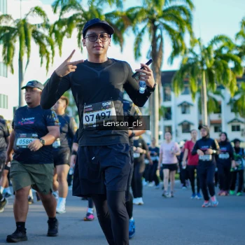 Runner Photo 1672672