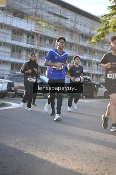 Runner Photo 1672693