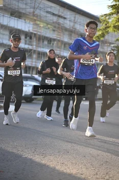 Runner Photo 1672696