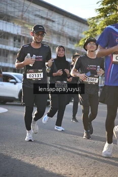 Runner Photo 1672712