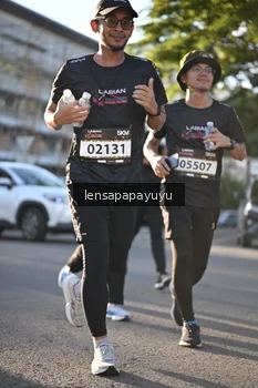 Runner Photo 1672718