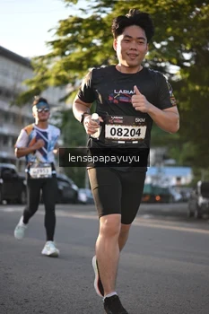 Runner Photo 1672758