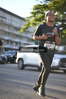 Runner Photo 1672770