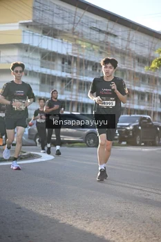 Runner Photo 1672780