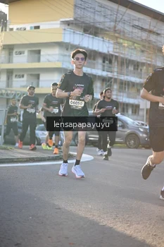 Runner Photo 1672790