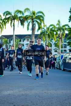 Runner Photo 1672796