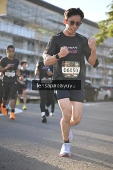 Runner Photo 1672876