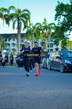 Runner Photo 1672891