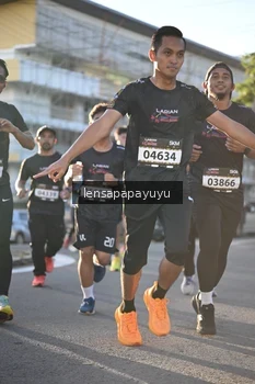 Runner Photo 1672899