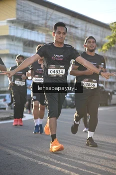 Runner Photo 1672900