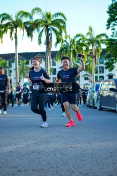 Runner Photo 1672909