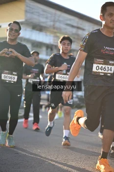 Runner Photo 1672924