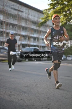Runner Photo 1672927