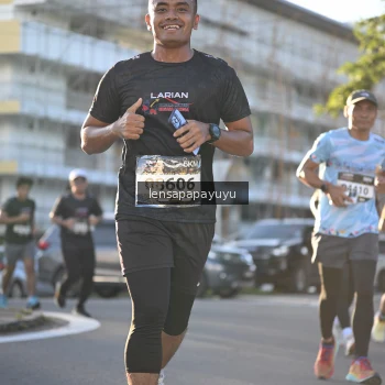 Runner Photo 1672959