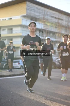Runner Photo 1672982