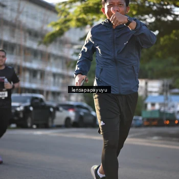 Runner Photo 1673076