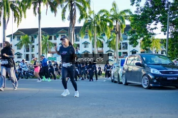 Runner Photo 1673092