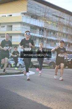 Runner Photo 1673115