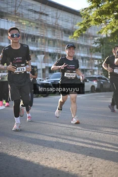 Runner Photo 1673135