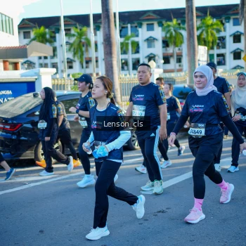 Runner Photo 1673206