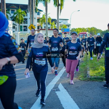 Runner Photo 1673222