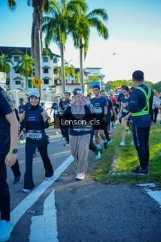 Runner Photo 1673247