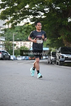 Runner Photo 1673296
