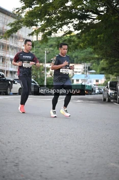 Runner Photo 1673305