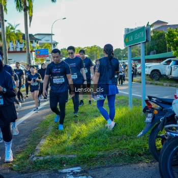 Runner Photo 1673344