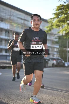 Runner Photo 1673352