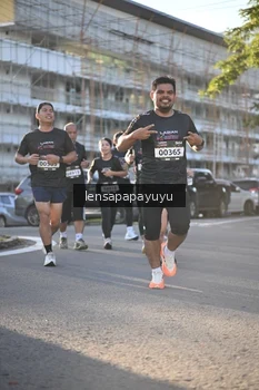Runner Photo 1673418